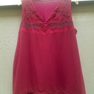 🌺 Brautiful Coldwater Creek embroidered top.